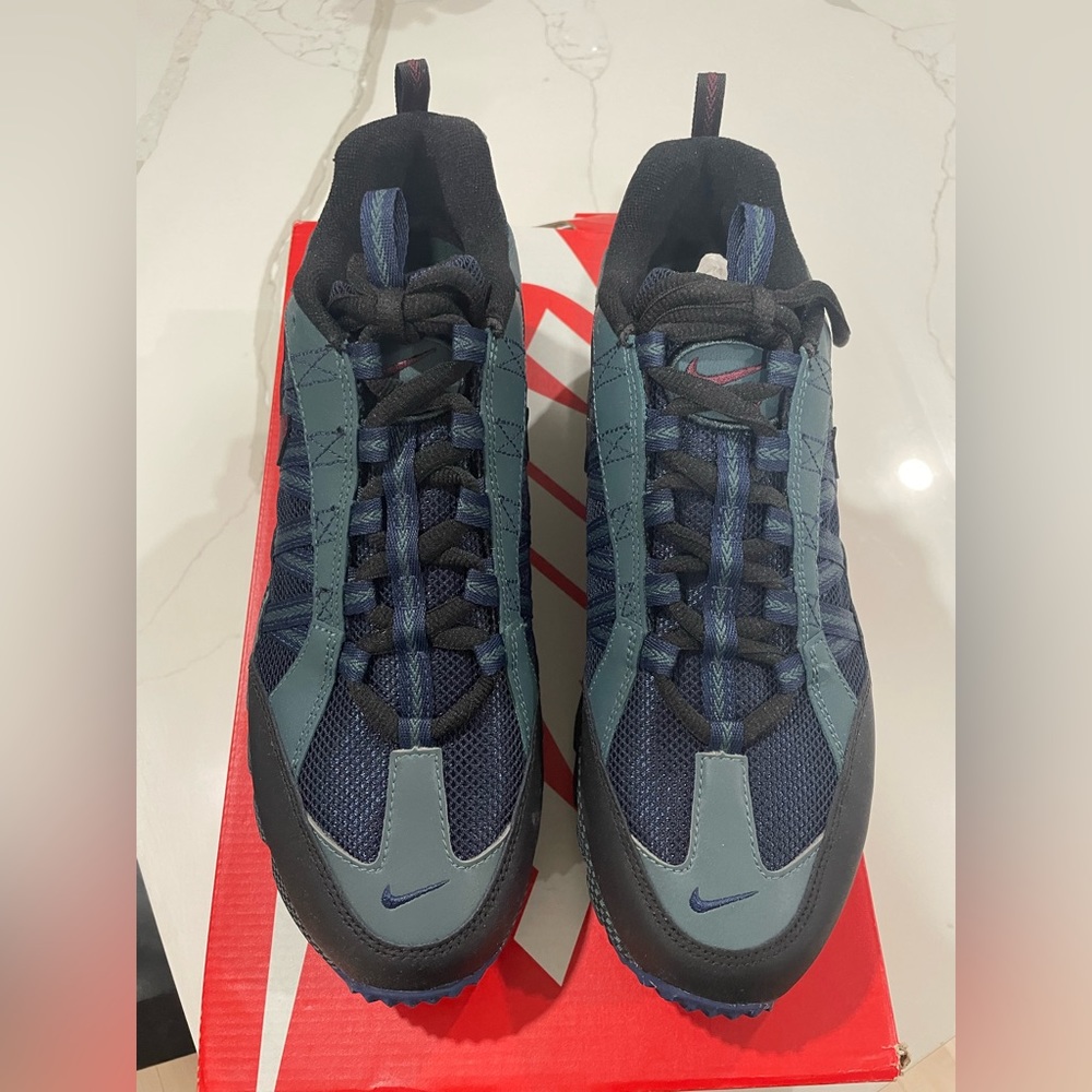 Nike Air Humara sneakers